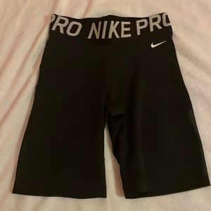 Black 8in Nike Pros
